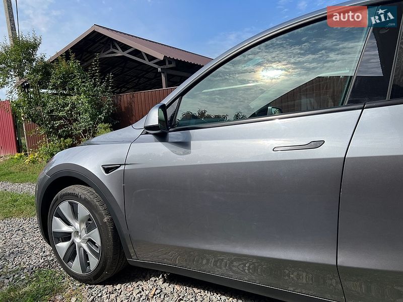 Позашляховик / Кросовер Tesla Model Y 2024 в Києві