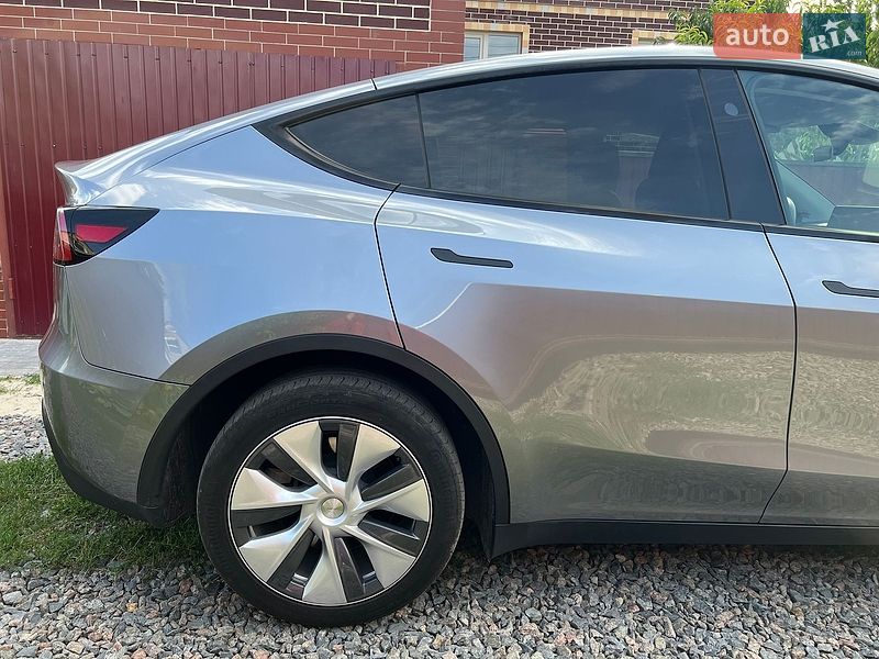 Позашляховик / Кросовер Tesla Model Y 2024 в Києві