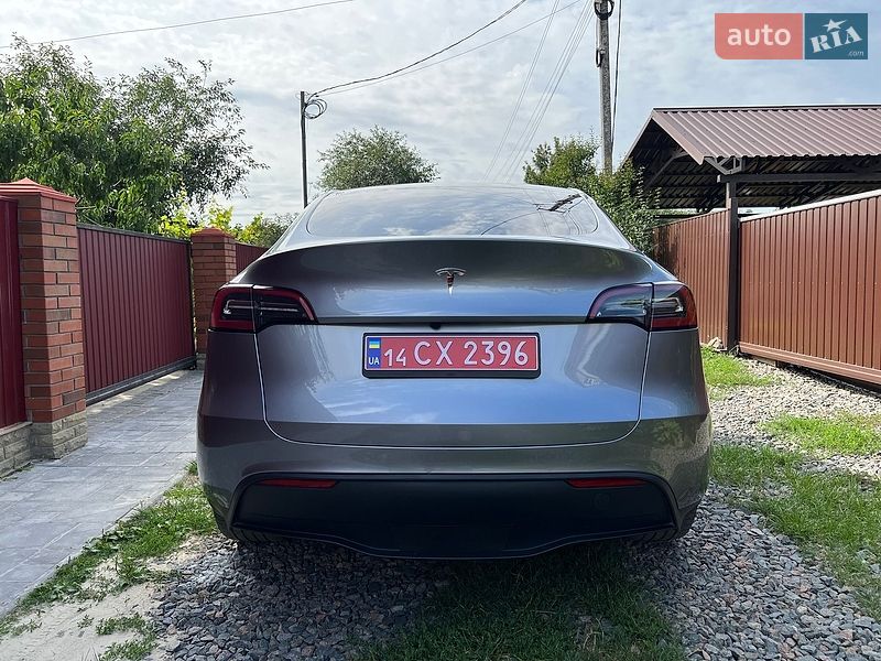 Позашляховик / Кросовер Tesla Model Y 2024 в Києві