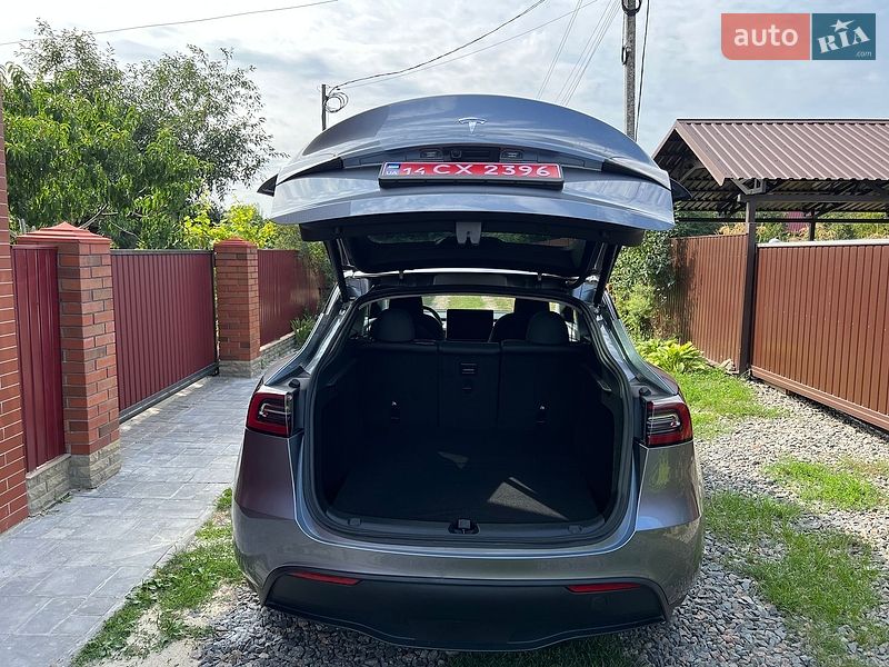 Позашляховик / Кросовер Tesla Model Y 2024 в Києві