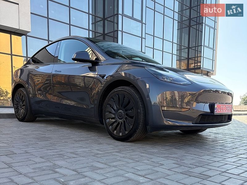 Tesla Model Y 2023