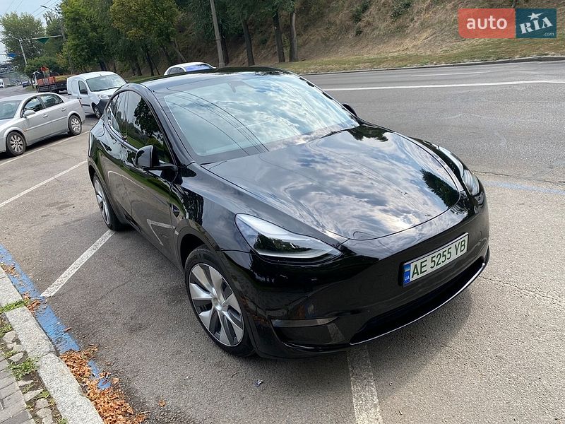 Tesla Model Y 2023