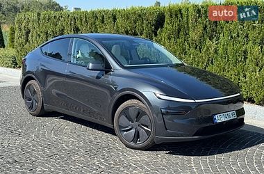 Внедорожник / Кроссовер Tesla Model Y 2025 в Днепре