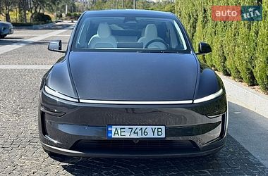Внедорожник / Кроссовер Tesla Model Y 2025 в Днепре