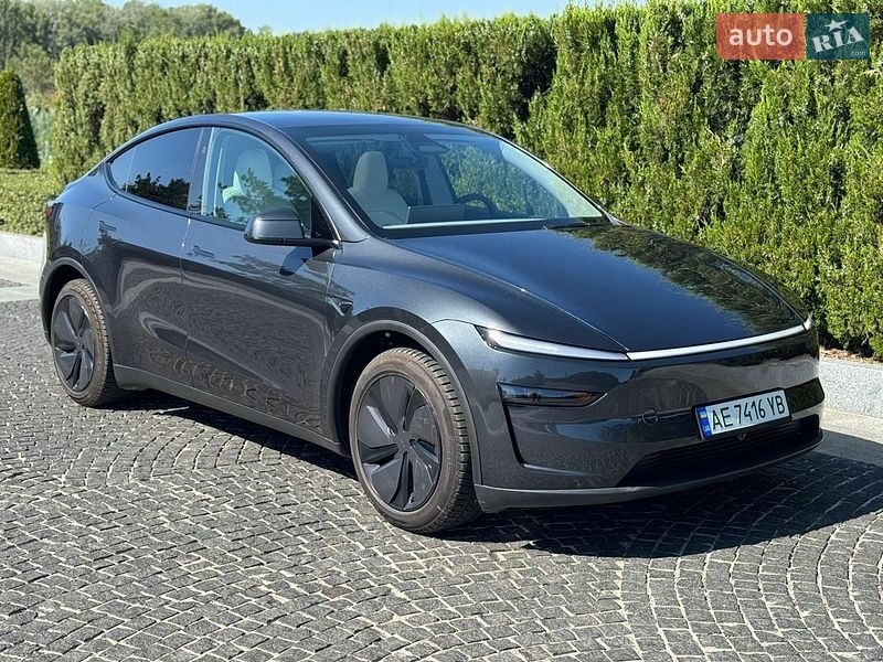 Внедорожник / Кроссовер Tesla Model Y 2025 в Днепре