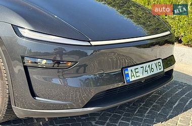 Внедорожник / Кроссовер Tesla Model Y 2025 в Днепре