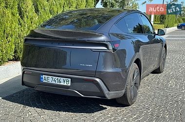 Внедорожник / Кроссовер Tesla Model Y 2025 в Днепре