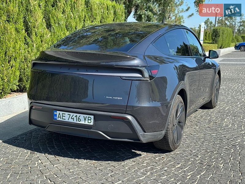 Внедорожник / Кроссовер Tesla Model Y 2025 в Днепре