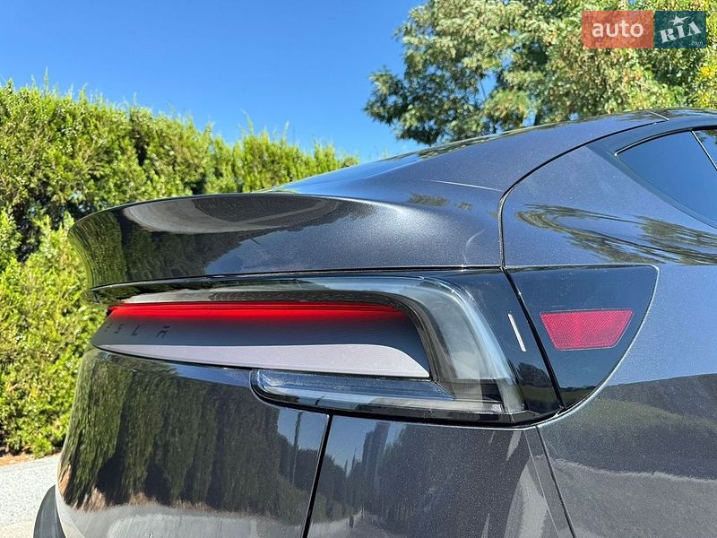 Внедорожник / Кроссовер Tesla Model Y 2025 в Днепре