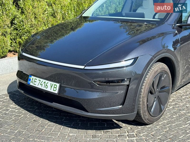 Внедорожник / Кроссовер Tesla Model Y 2025 в Днепре