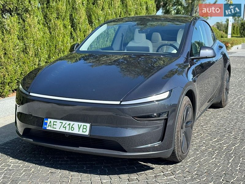 Внедорожник / Кроссовер Tesla Model Y 2025 в Днепре