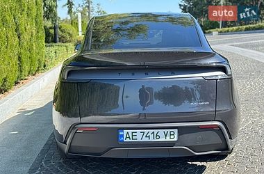 Внедорожник / Кроссовер Tesla Model Y 2025 в Днепре