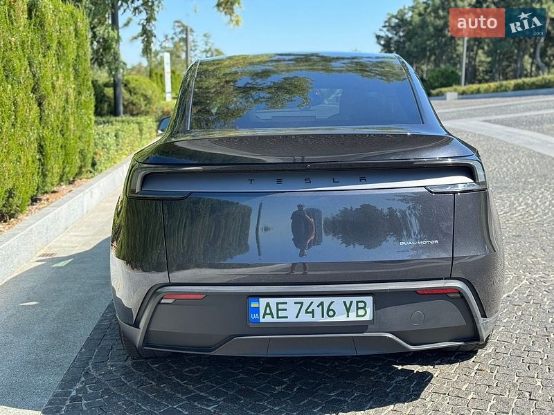 Внедорожник / Кроссовер Tesla Model Y 2025 в Днепре