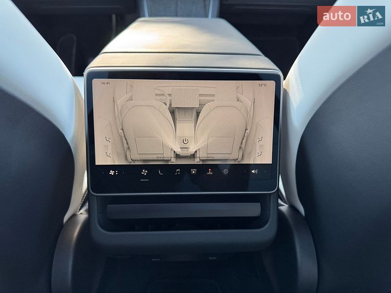 Внедорожник / Кроссовер Tesla Model Y 2025 в Днепре