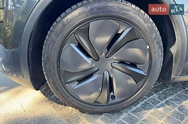 Внедорожник / Кроссовер Tesla Model Y 2025 в Днепре