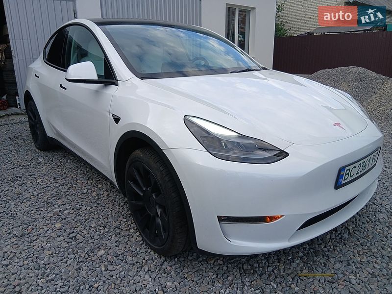 Tesla Model Y 2023