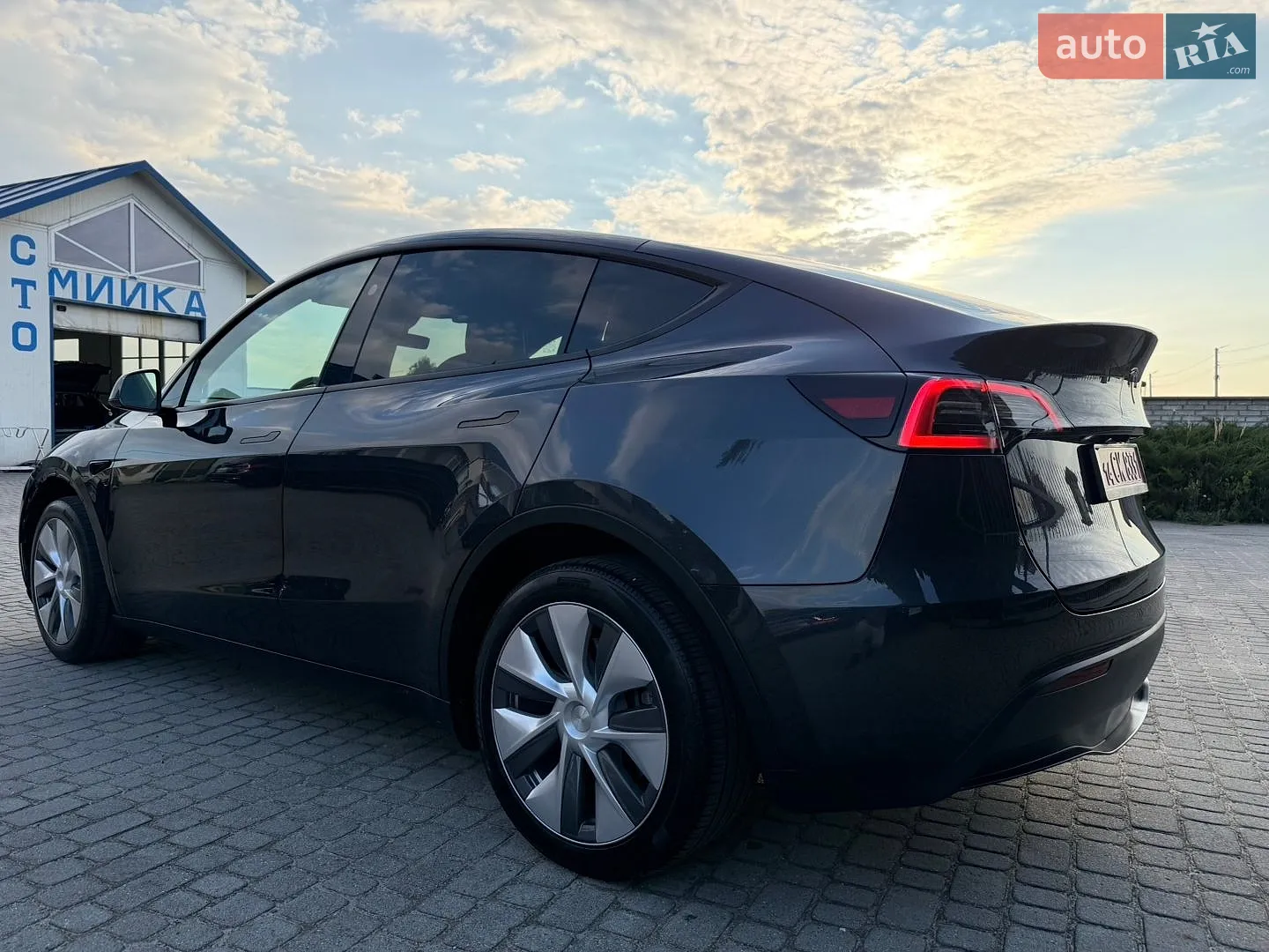 2024 Tesla Model Y - мініатюра 3