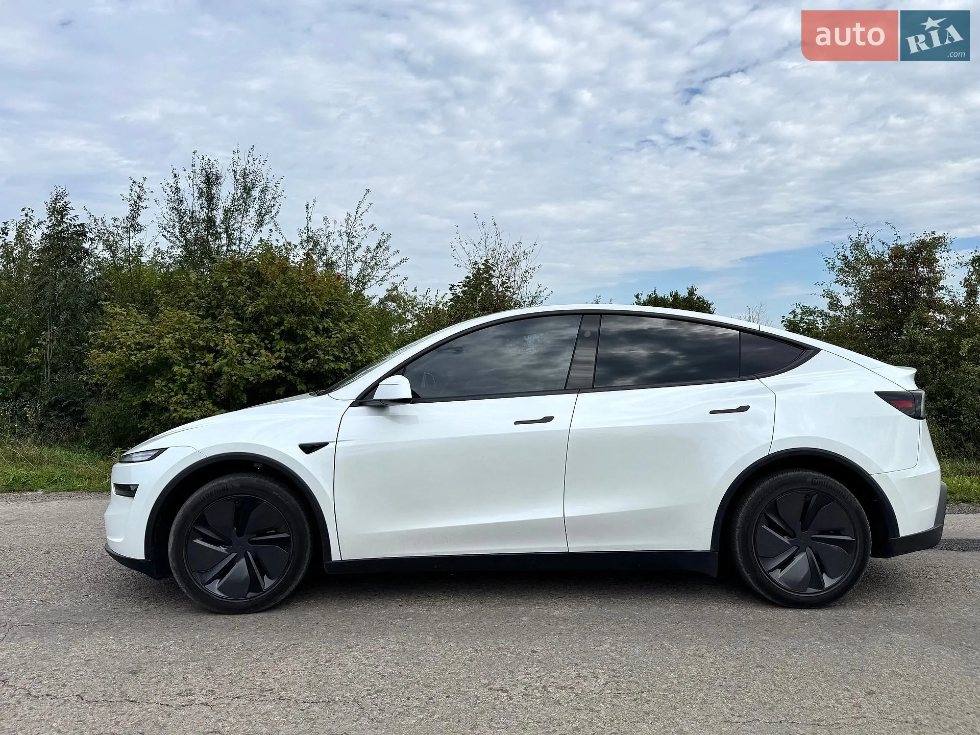 2025 Tesla Model Y - мініатюра 2