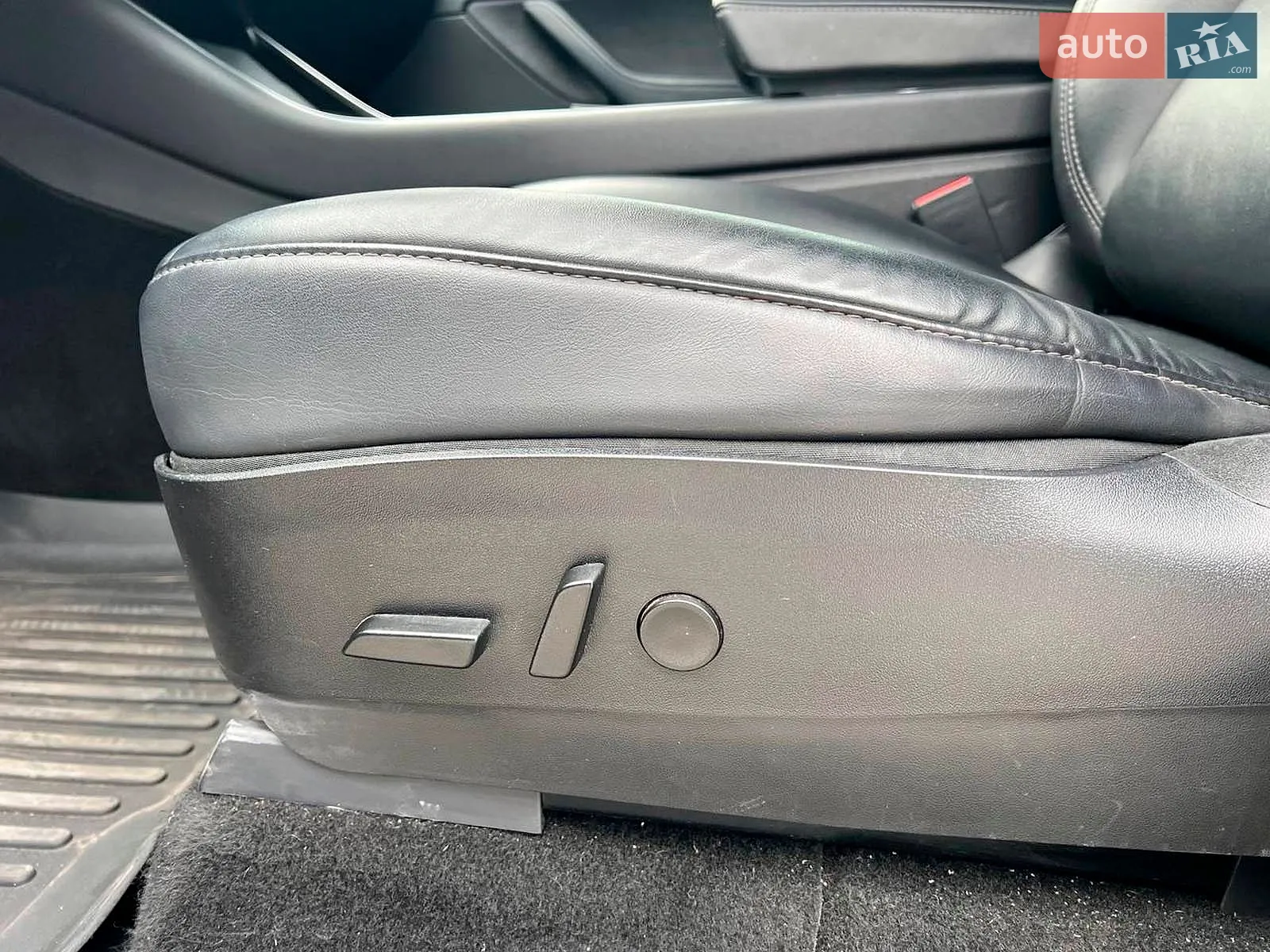 2020 Tesla Model Y - мініатюра 21
