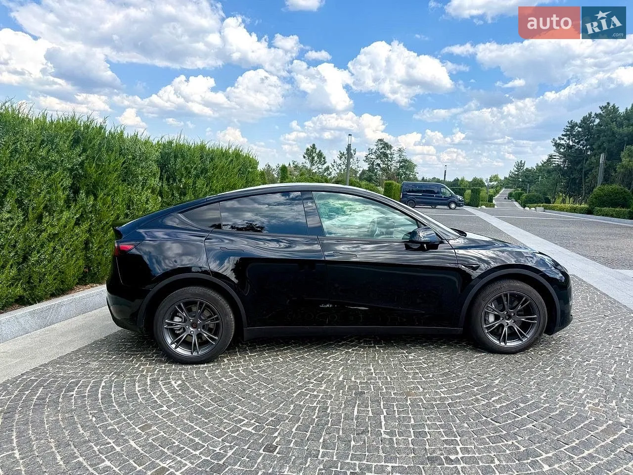 2024 Tesla Model Y - мініатюра 4