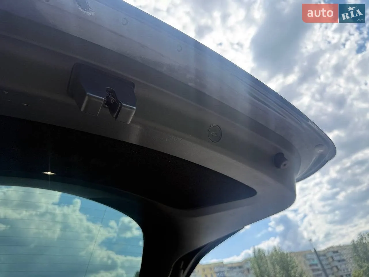 2024 Tesla Model Y - мініатюра 24