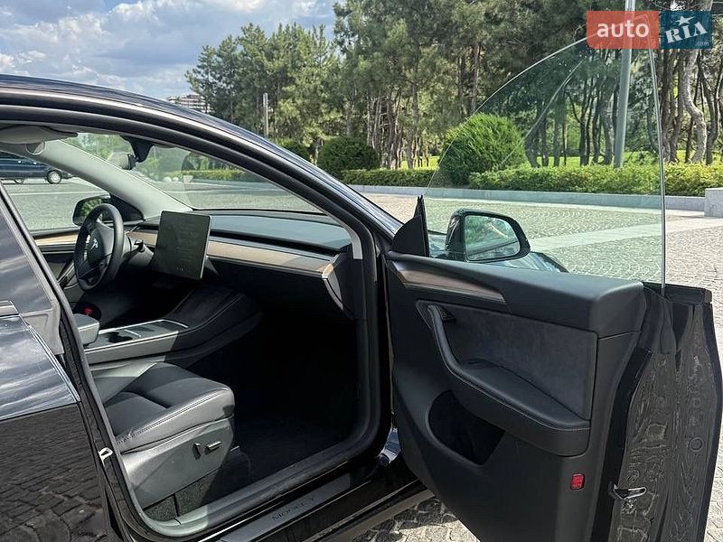 Позашляховик / Кросовер Tesla Model Y 2024 в Дніпрі