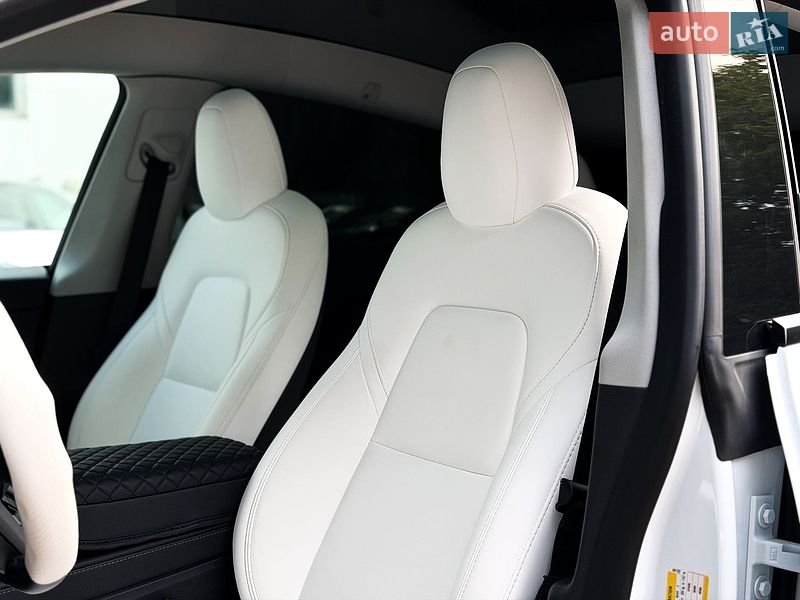 Внедорожник / Кроссовер Tesla Model Y 2023 в Киеве
