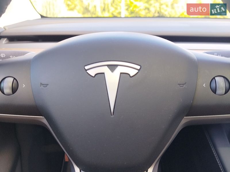 Позашляховик / Кросовер Tesla Model Y 2023 в Звягелі