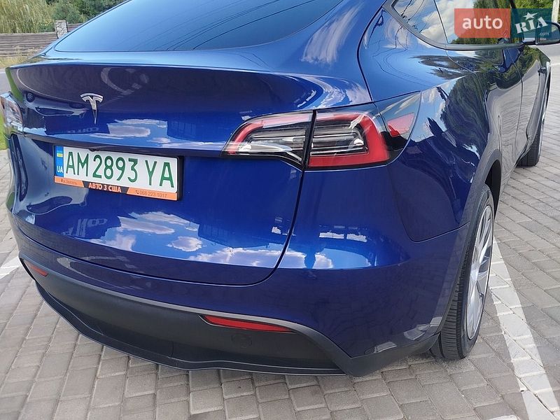 Позашляховик / Кросовер Tesla Model Y 2023 в Звягелі