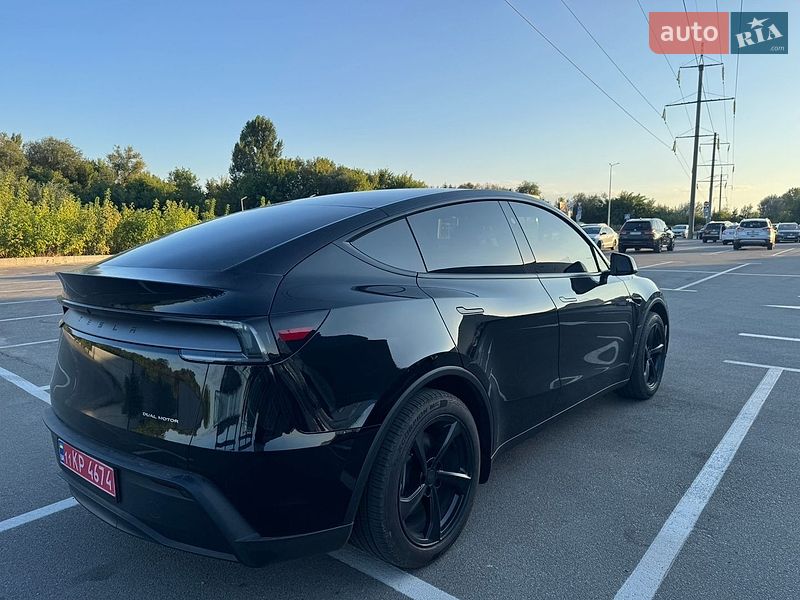 Внедорожник / Кроссовер Tesla Model Y 2025 в Ирпене