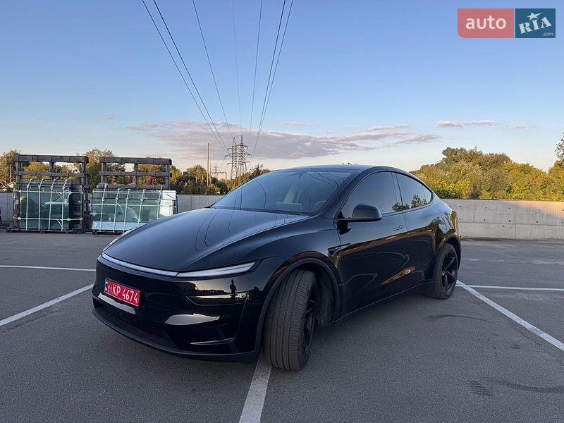 Внедорожник / Кроссовер Tesla Model Y 2025 в Ирпене