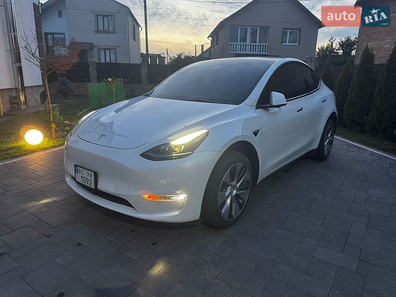 Внедорожник / Кроссовер Tesla Model Y 2023 в Нововолынске