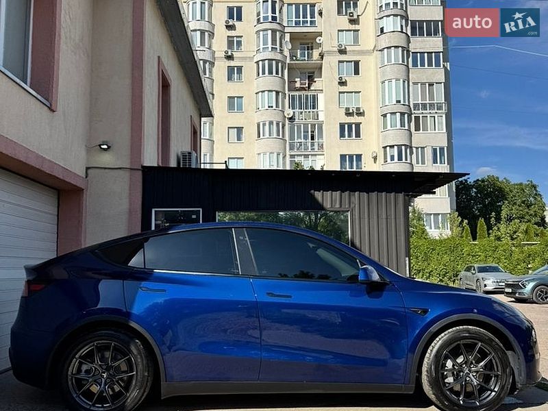Внедорожник / Кроссовер Tesla Model Y 2020 в Львове