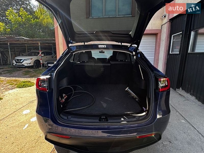 Внедорожник / Кроссовер Tesla Model Y 2020 в Львове