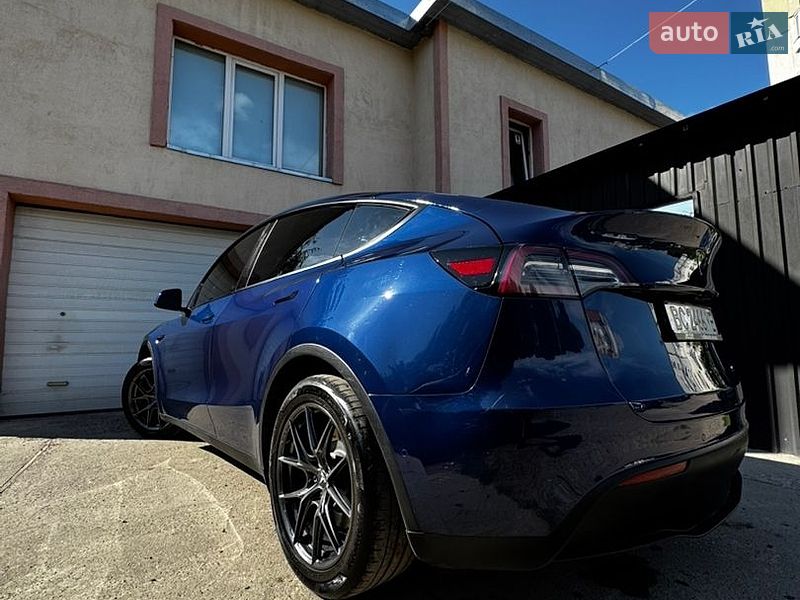 Внедорожник / Кроссовер Tesla Model Y 2020 в Львове