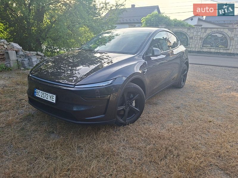 Позашляховик / Кросовер Tesla Model Y 2025 в Львові