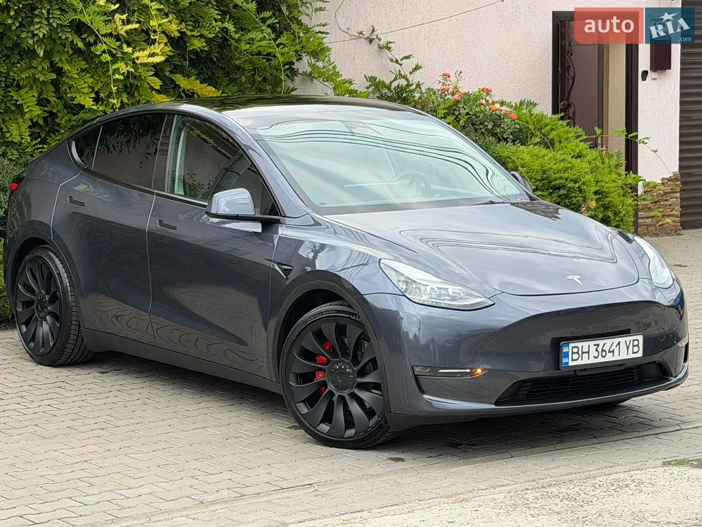 2023 Tesla Model Y - фото 1