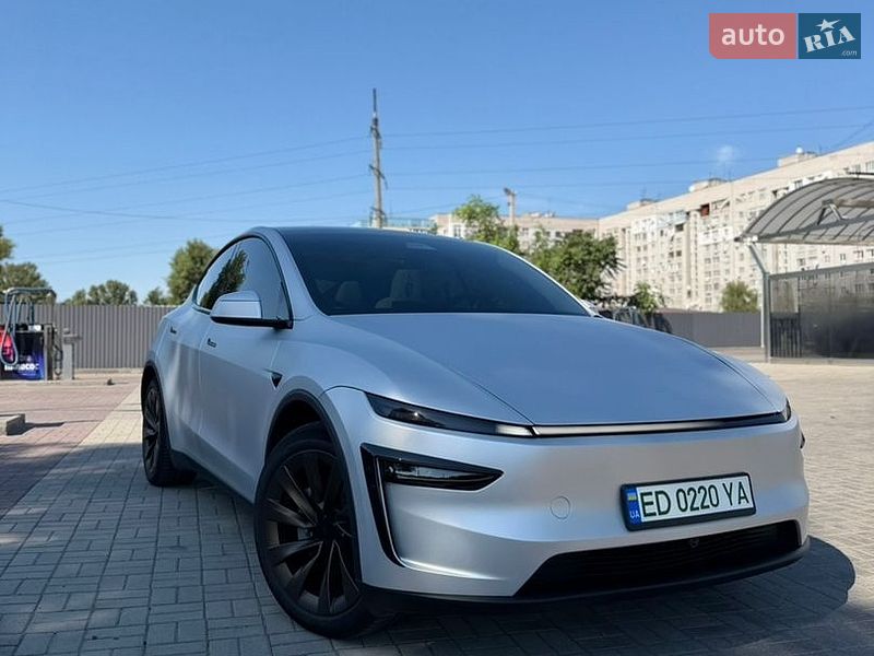 Позашляховик / Кросовер Tesla Model Y 2025 в Дніпрі