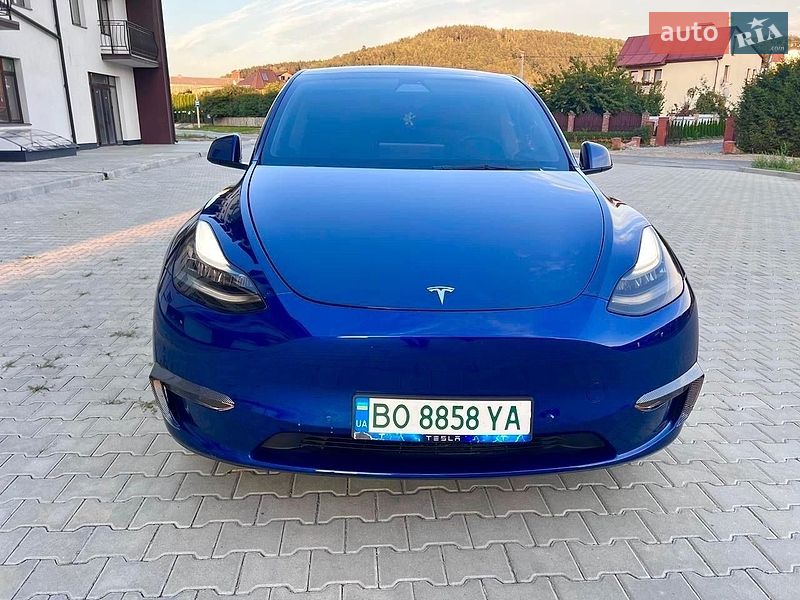 Tesla Model Y 2021