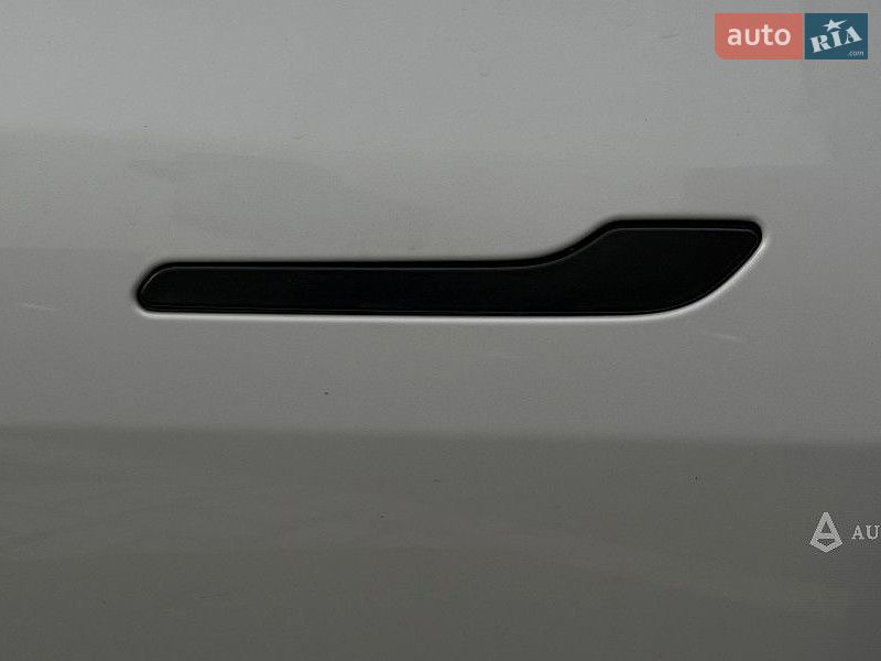 Позашляховик / Кросовер Tesla Model Y 2022 в Києві