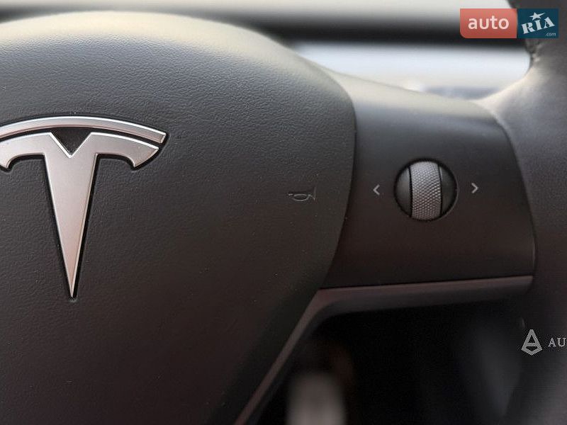 Позашляховик / Кросовер Tesla Model Y 2022 в Києві