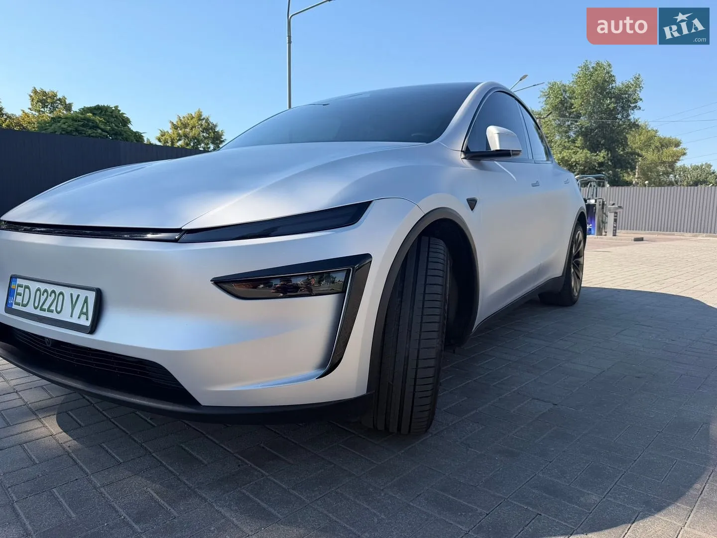 2025 Tesla Model Y - мініатюра 3