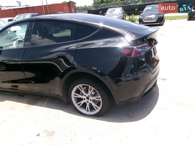 Внедорожник / Кроссовер Tesla Model Y 2024 в Виннице