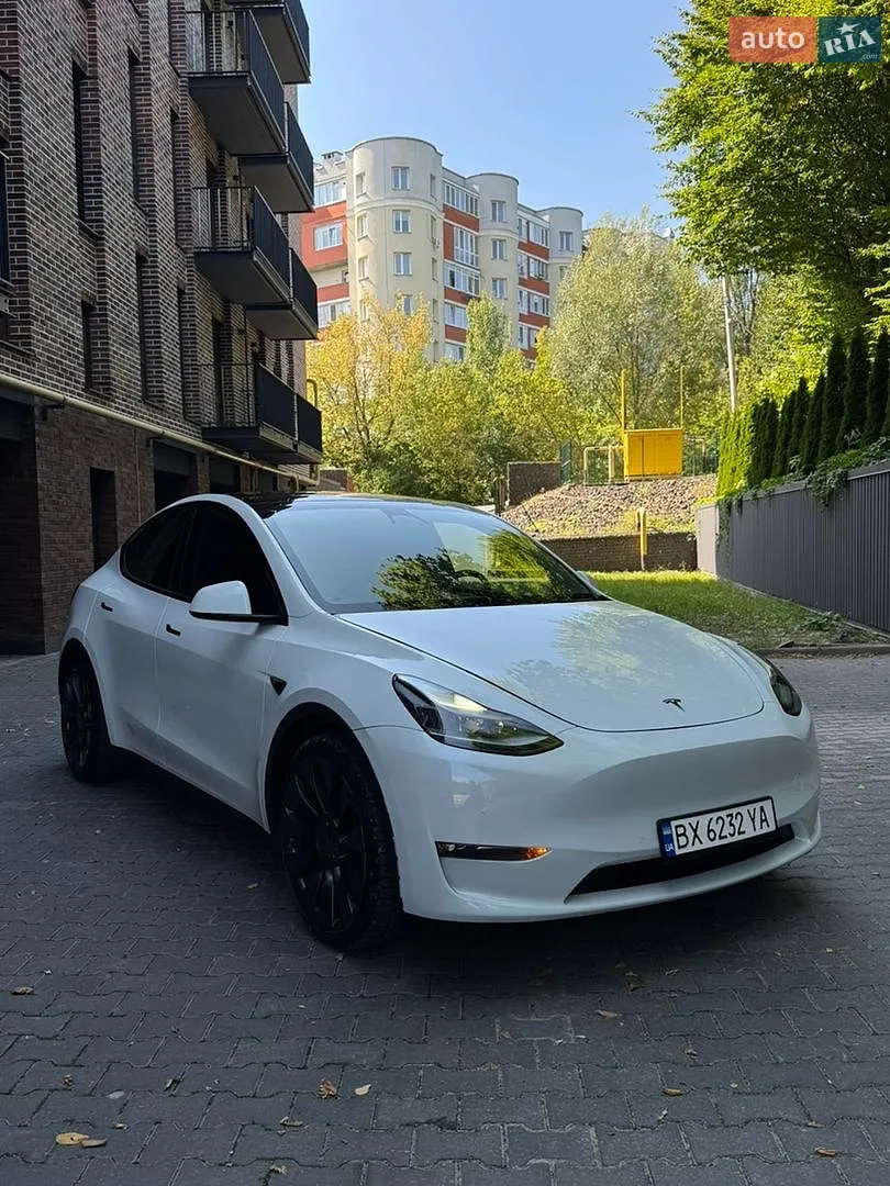 2022 Tesla Model Y - фото 1