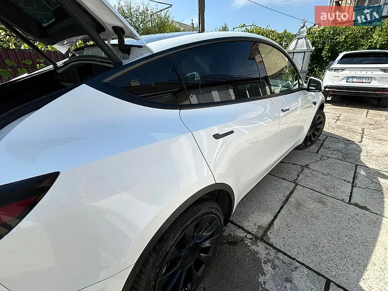 Tesla Model Y 2021