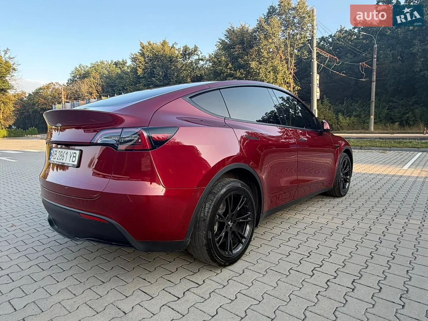 2024 Tesla Model Y - мініатюра 3