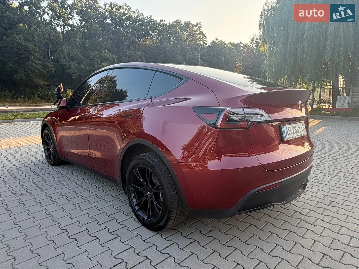2024 Tesla Model Y - мініатюра 4
