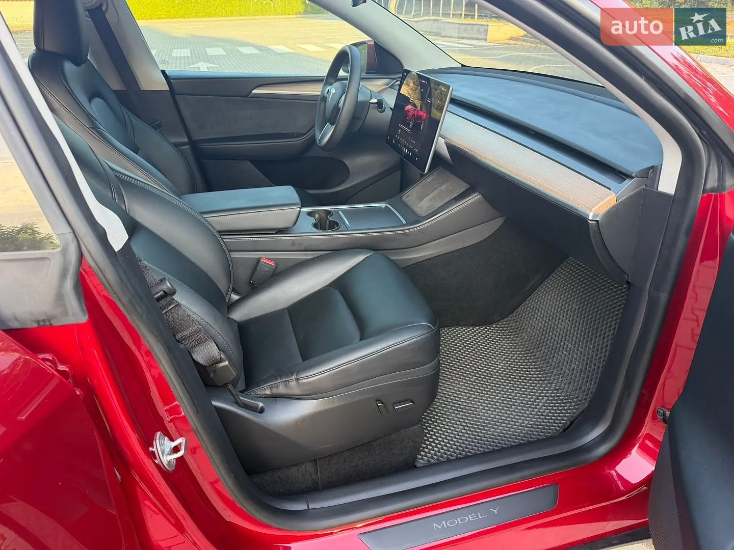 2024 Tesla Model Y - мініатюра 8