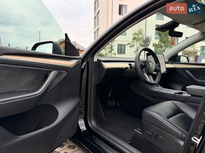 Внедорожник / Кроссовер Tesla Model Y 2023 в Луцке