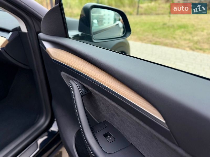 Внедорожник / Кроссовер Tesla Model Y 2023 в Луцке